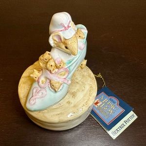 Beatrix Potter Music Box | The Old Women Who Live in a Shoe | Rare Vintage